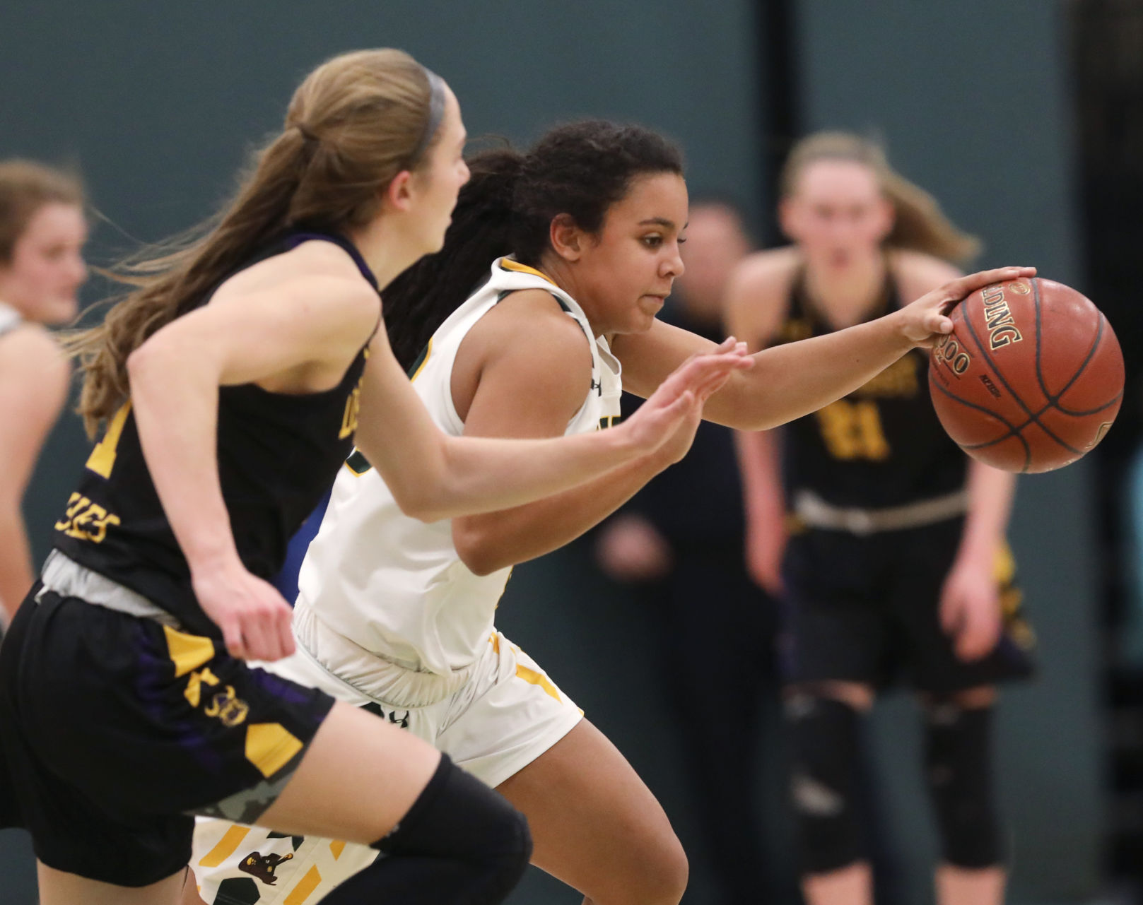 Beaver Dam 62, DeForest 40